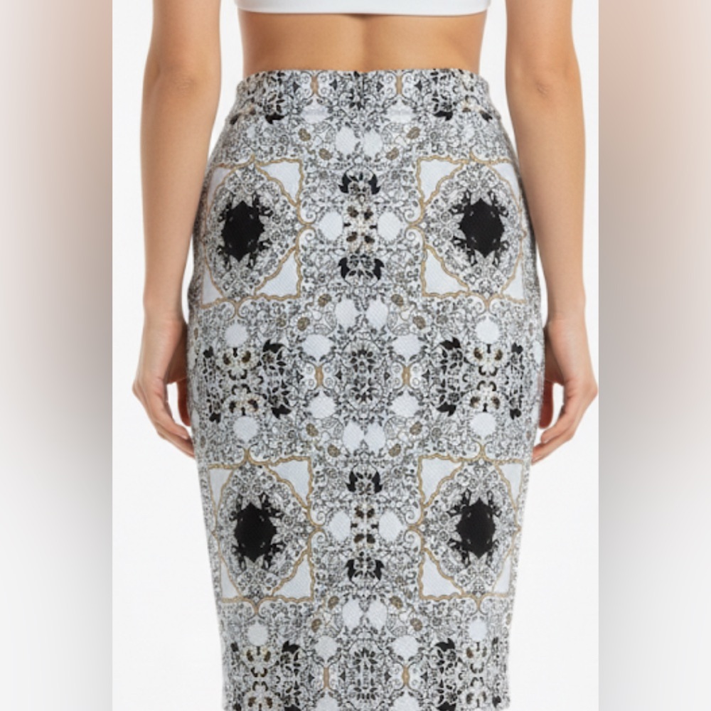 Elegant Blue,Black and Cream Patterned Pencil Skirt